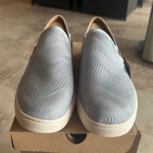 OluKai Pehuea pale grey/tapa shoes
